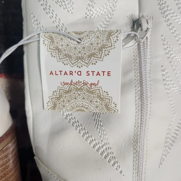 Altar'd State Cream Heeled Western Boots - Picture 3 of 5